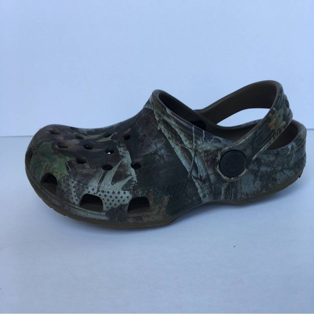 Camo kids Crocs size c 10